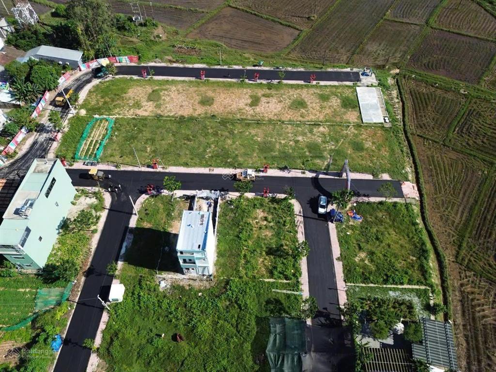 Chỉ còn 1 lô cuối sát ql1a  view đồng lúa  giá chỉ 1,3 tỷ
