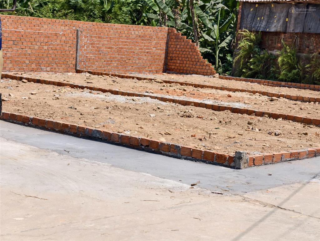 Lô góc đẹp hiếm có  sát khu dân cư  giá chỉ 570 triệu