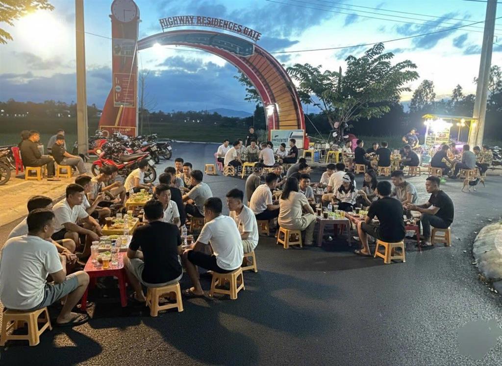 Đất nền sát ql1a  kinh doanh tốt  chỉ 1,3 tỷ