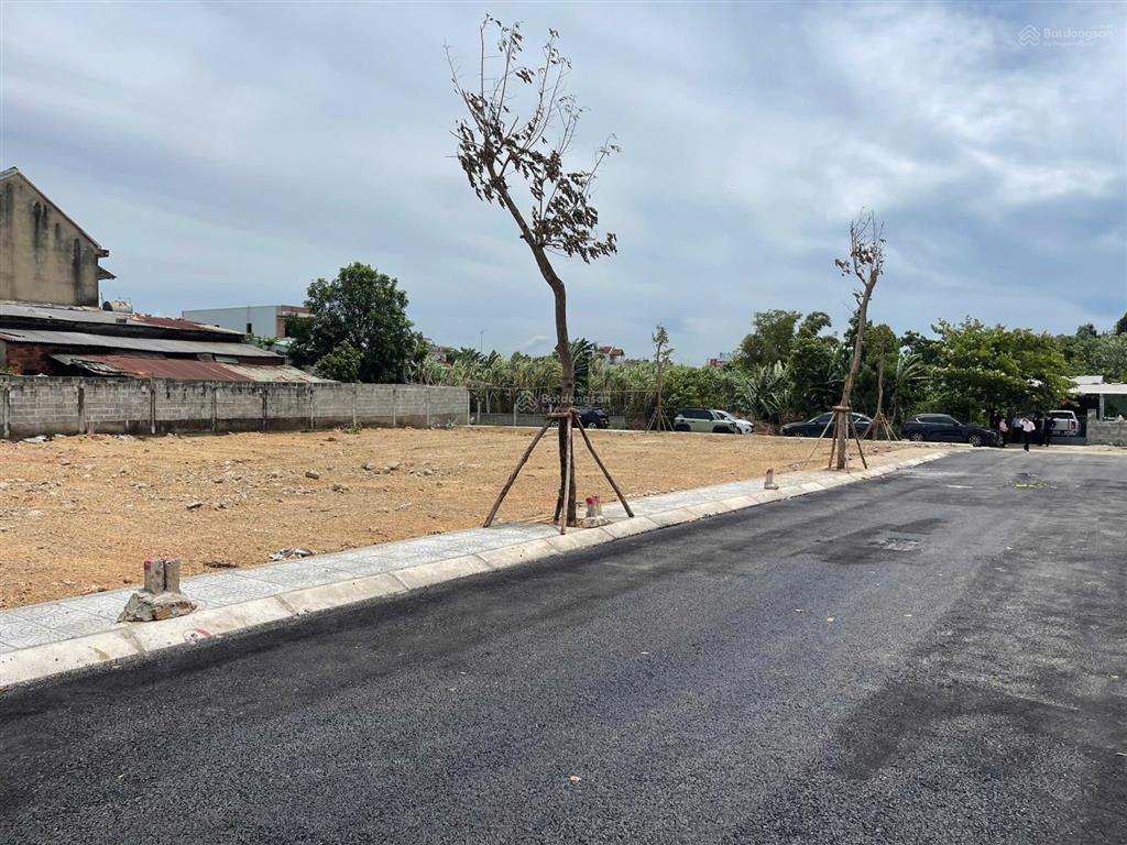 Đất đẹp hòa tiến  sát ql 14b  sẵn sổ  giá chỉ 1,6 tỷ