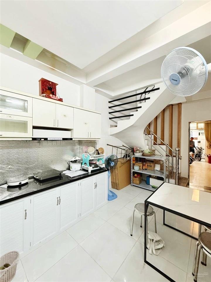 Phan xích long, phú nhuận | 3 bước ra mặt tiền | 52m2 | chỉ 6.x tỷ | 6pn  4 tầng btct kiên cố |