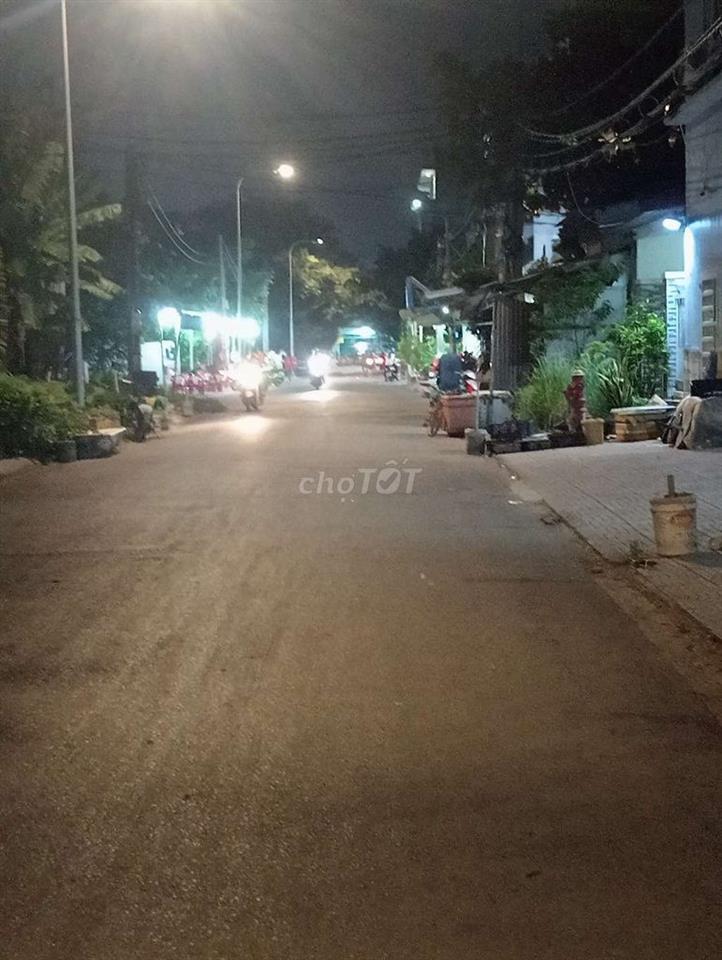 biệt thự mặt tiền đường số 8 KDC bình hưng DT 12m x 24m 