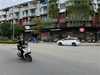 KDC dương hồng DT 5m x 20m 1 hầm 4 tầng 