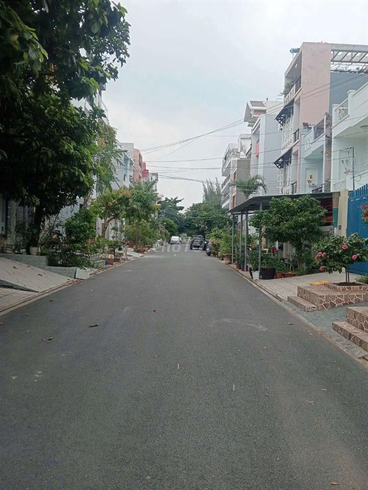 nhà mặt tiền đường số 22 KDC bình hưng DT 4mx18 trệt 1 lầu 