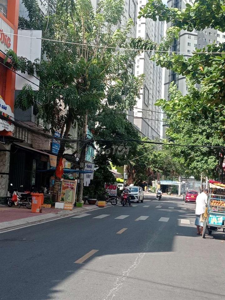 nhà chung cư mặt tiền đường 152 cao lỗ p4 q8