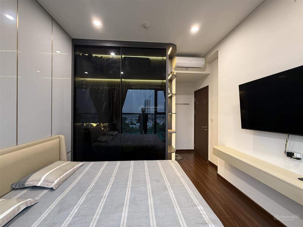 Chính chủ bán hoa hậu 3n masteri waterfront h2 | 80m| nội thất cao cấp | view hồ thoáng vĩnh viễn