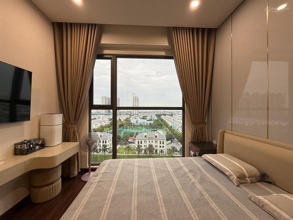 Chính chủ bán hoa hậu 3n masteri waterfront h2 | 80m| nội thất cao cấp | view hồ thoáng vĩnh viễn