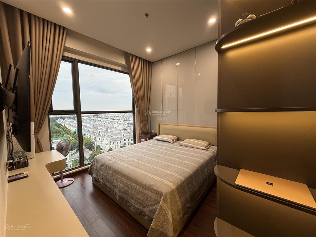 Chính chủ bán hoa hậu 3n masteri waterfront h2 | 80m| nội thất cao cấp | view hồ thoáng vĩnh viễn