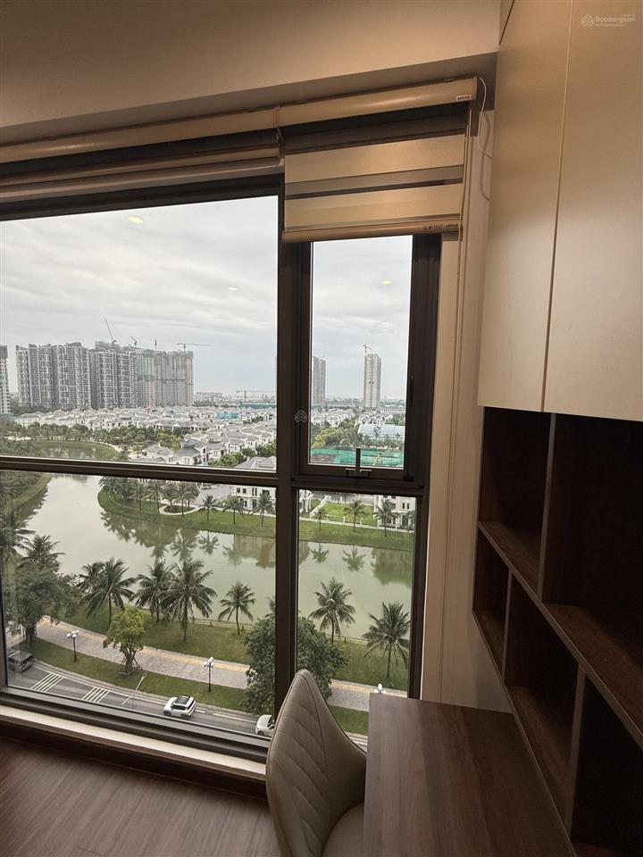 Chính chủ bán hoa hậu 3n masteri waterfront h2 | 80m| nội thất cao cấp | view hồ thoáng vĩnh viễn