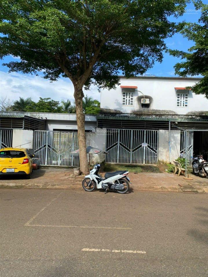 Bán nhà mặt phố tại lô 801, 802 khu trung tâm thương mại kim long, 6,9tỷ, 240m2