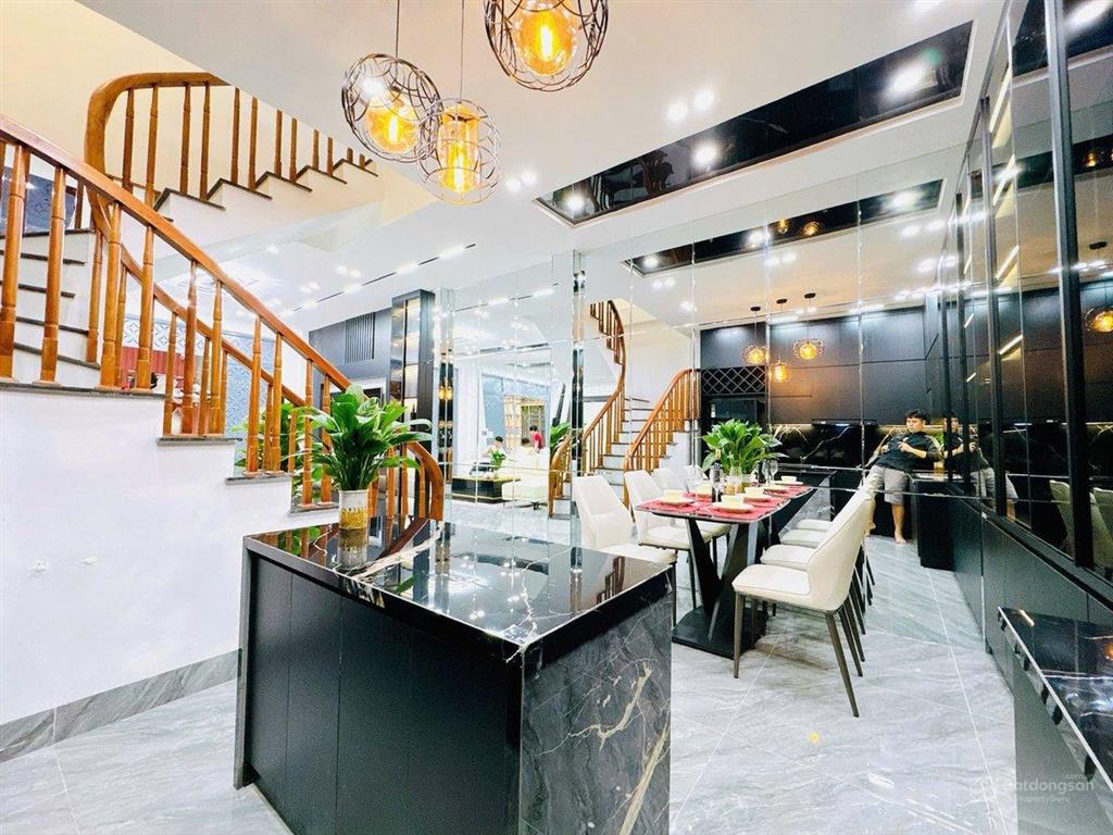 Bán gấp nhà thanh xuân, hoàng văn thái ngõ ô tô, mặt tiền 5m, giá hơn 12.5 tỷ