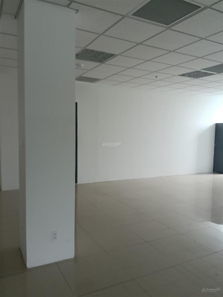 Toà nhà thuộc hệ thống viettel. có đầy đủ hệ thống lạnh