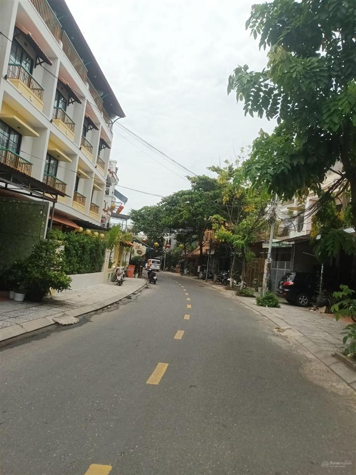 Siêu phẩm nhà 2 tầng kiên cố mặt tiền đường bà triệu  phố cổ hội an