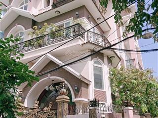 Biệt thự căn góc gần luỹ bán bích ( tân phú )  4 tầng  diện tích 11x12  giá bán 18,x tỷ còn tl