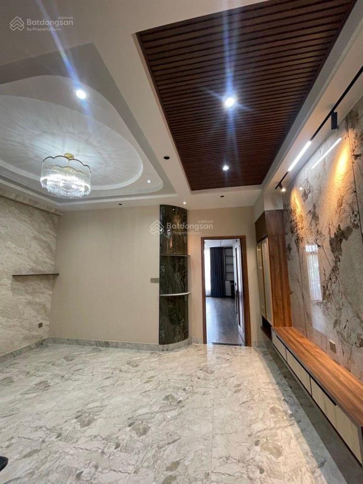 Bán nhà 4 tầng đẹp như ngọc trính  ngay tân sơn nhì ( tân phú )  dt 4,4 x 18m sổ vuông vức  hẻ