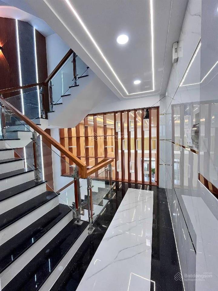 Bán nhà 4 tầng  ngay khu tên lửa ( bình tân )  dt 5 x 20m  đường 16m  giá chỉ 16 tỏi
