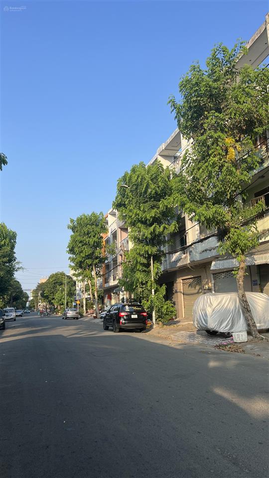 Bán nhà 4 tầng  ngay khu tên lửa ( bình tân )  dt 5 x 20m  đường 16m  giá chỉ 16 tỏi