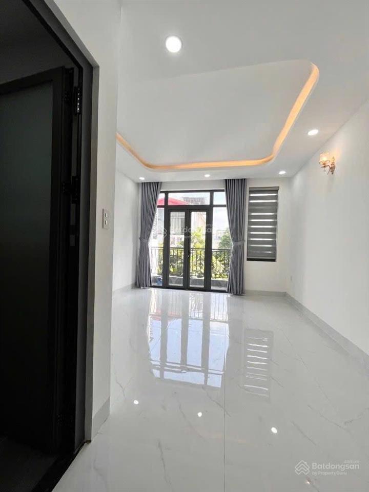Bán nhà 4 tầng đẹp lung linh  gần chợ tân hương ( tân phú )  dt 4 x 18m  đường 8m  giá chỉ