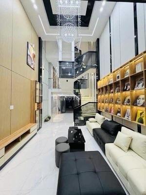 Lê văn quới ( bình tân )  nhà 5 tầng đẹp như ngọc trinh  dt 4 x 16m ( 64m2 )  đường nhựa 8m  gi