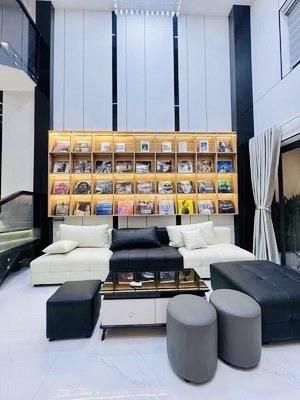 Lê văn quới ( bình tân )  nhà 5 tầng đẹp như ngọc trinh  dt 4 x 16m ( 64m2 )  đường nhựa 8m  gi