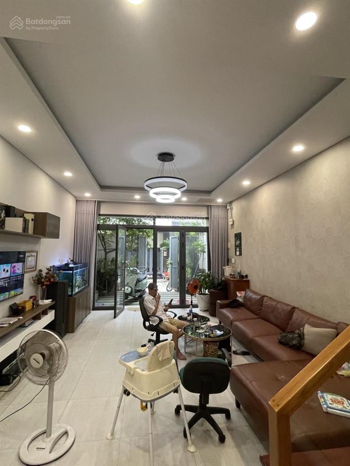 Bán nhà 3 tầng  ( bình tân ) gần aeon tân phú  dt 5 x 20m  đường 7m  giá chỉ 8,x tỷ