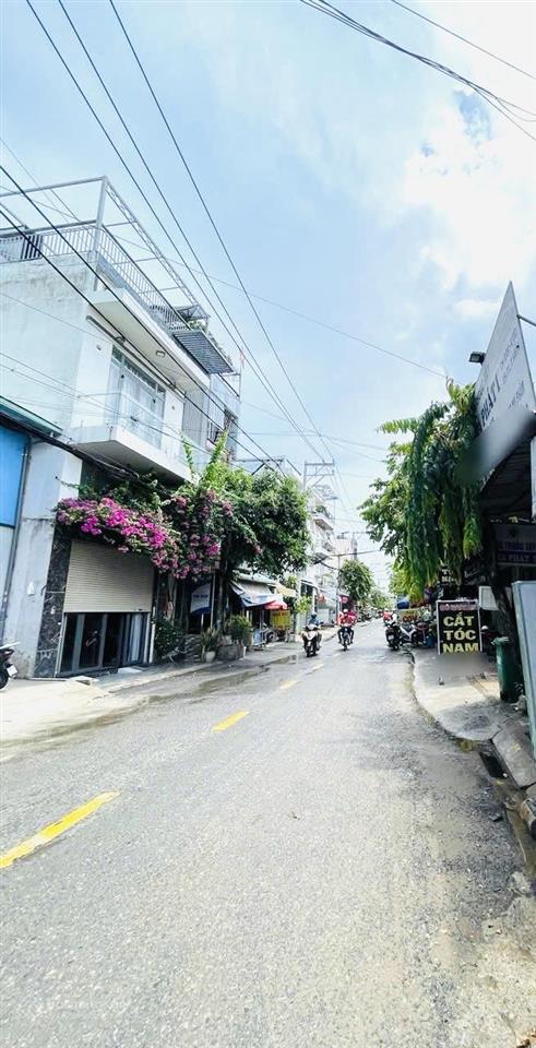 Chỉ 8,x tỷ  a/c sở hữu căn nhà 4 tầng  ngay mtkd gần aeon mail tân phú  dt 5 x 12m  đường 16m