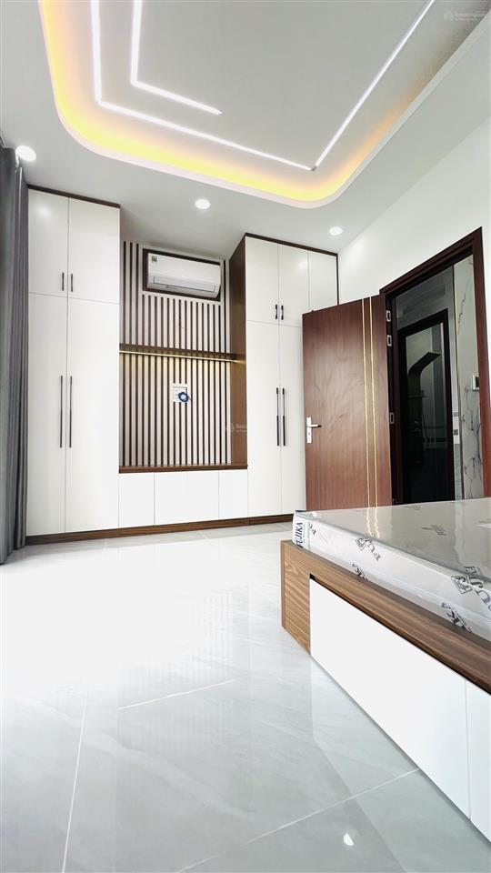 Chỉ 8,x tỷ  a/c sở hữu căn nhà 4 tầng  ngay mtkd gần aeon mail tân phú  dt 5 x 12m  đường 16m