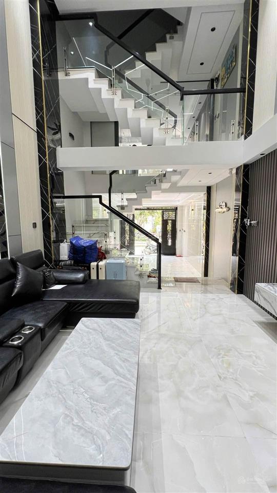 Bán nhà 5 tầng đẹp như ngọc trinh  ngay khu phân lô ( bình tân ) gần aeon tân phú  dt 4 x 15m 