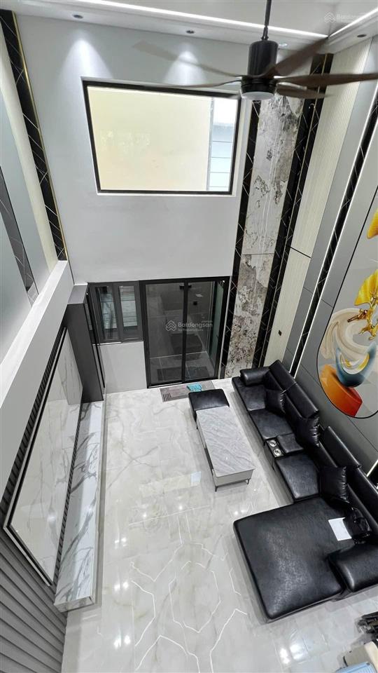Bán nhà 5 tầng đẹp như ngọc trinh  ngay khu phân lô ( bình tân ) gần aeon tân phú  dt 4 x 15m 