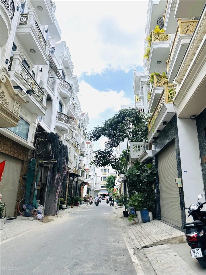 Bán nhà 5 tầng đẹp như ngọc trinh  ngay khu phân lô ( bình tân ) gần aeon tân phú  dt 4 x 15m 