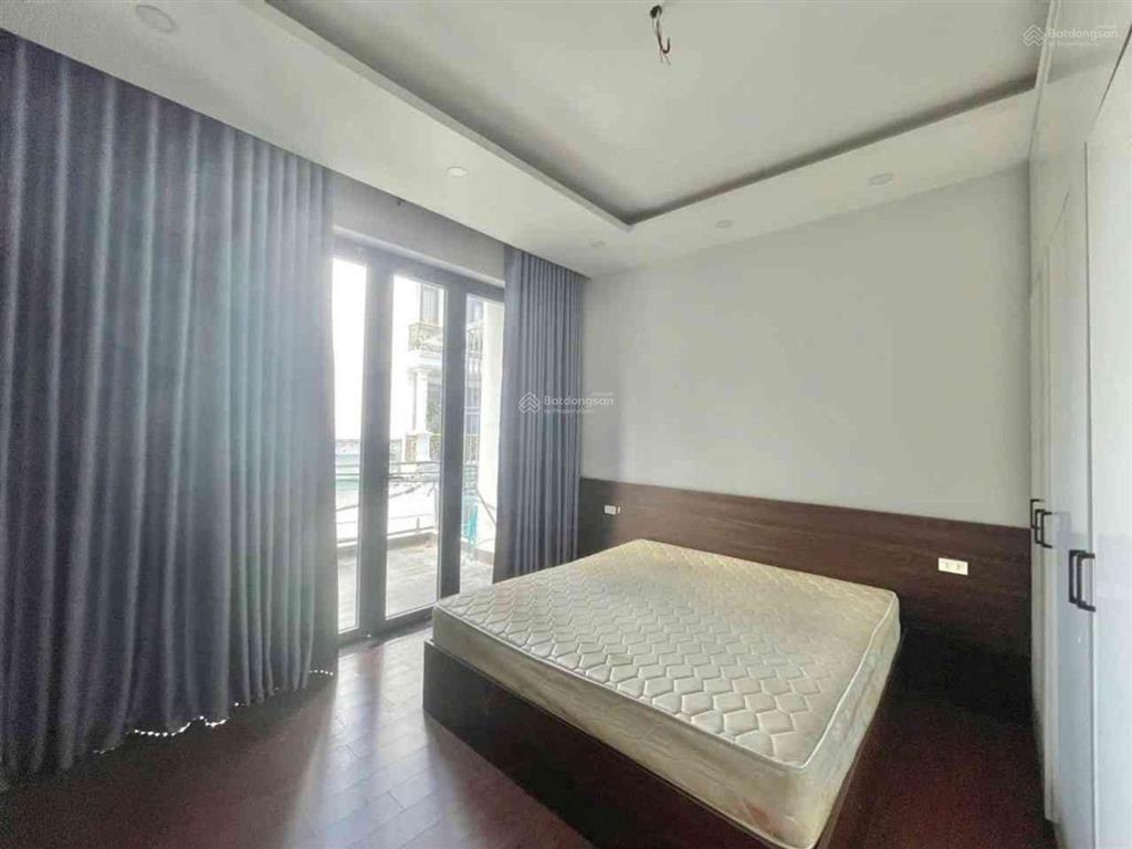 Nhà bình tân ( 3 tầng )  giá 5,85 tỷ diện tích  4 x 16m  hẻm thông oto tránh