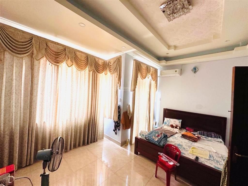 Nhà đẹp 5 tầng (tân phú) chỉ 7,x tỷ  hẻm xh  diện tích 5,5 x 11m  sổ đẹp vuông vức