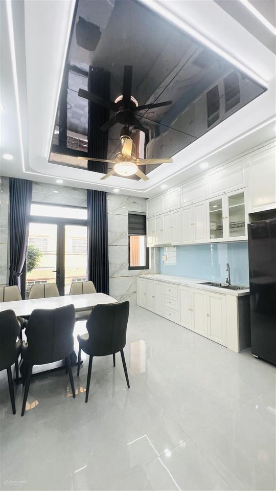 Nhà đẹp 5 tầng  gần hương lộ 2 (b. tân) nhỉnh 6 tỷ  dt 4 x 15m  đường nhựa 10m thông