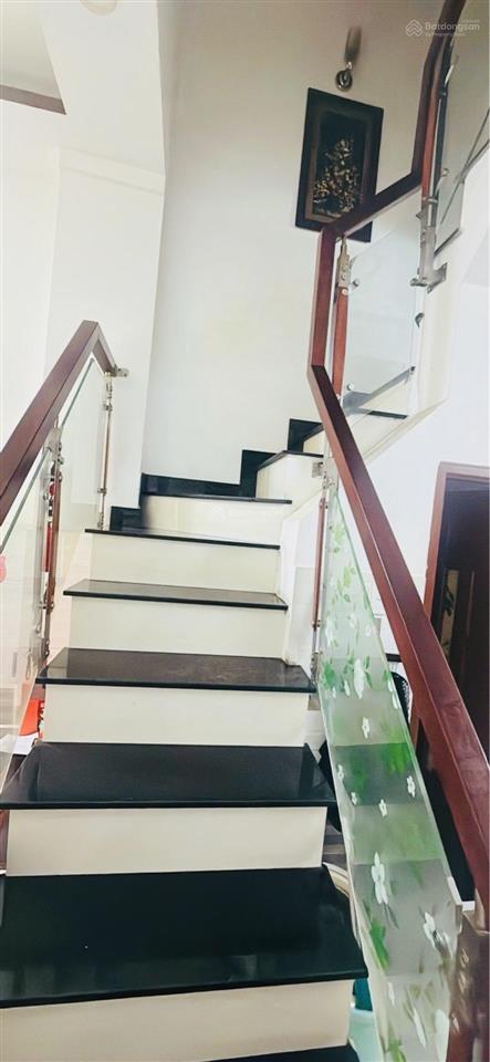 4 tầng, hương lộ 2 bình tân, hẻm 5m, giá 4,55 tỷ, 4pn, 4wc, dt 30m