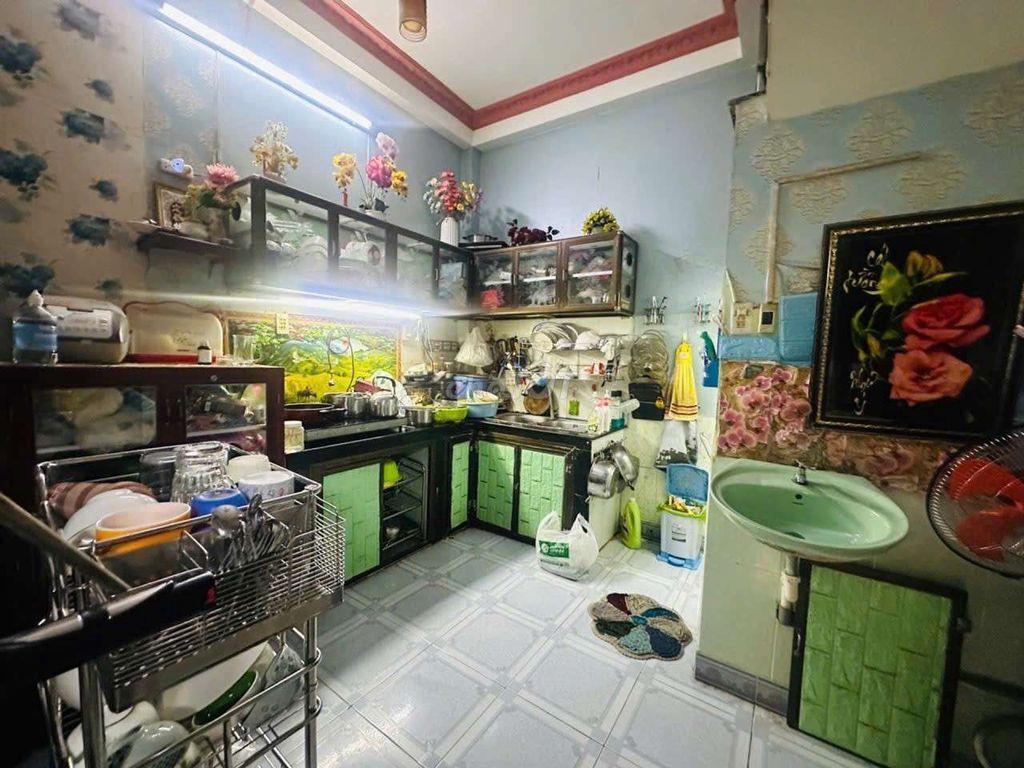 bán nhà 2 tầng