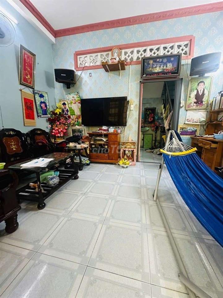 bán nhà 2 tầng