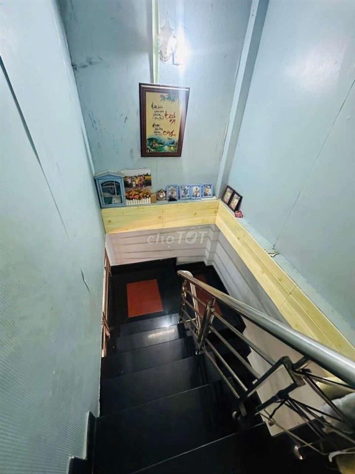 bán nhà 2 tầng