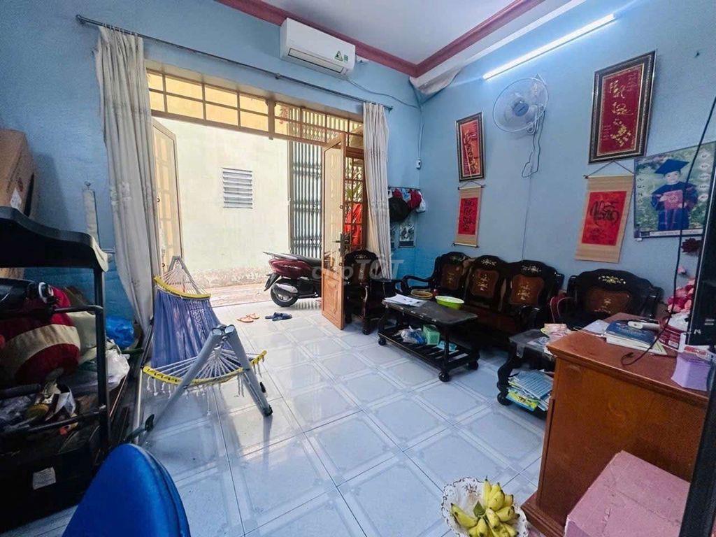 bán nhà 2 tầng