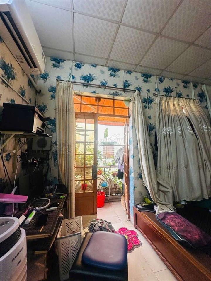 bán nhà 2 tầng