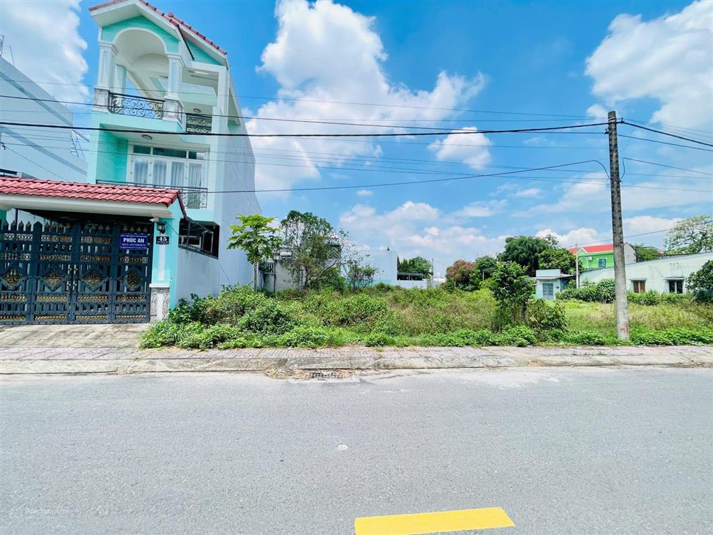 Giá 1 tỷ 200tr  chính chủ giao bán nhanh lô đất (6x32m), sổ hồng riêng ngay tt. củ chi