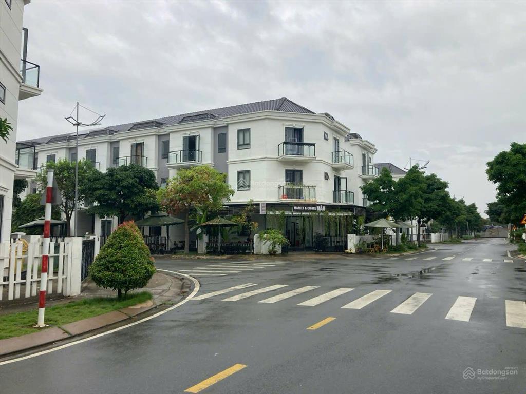 Cho thuê nhà phố góc simcity  vị trí đẹp, giá tốt, phù hợp kinh doanh