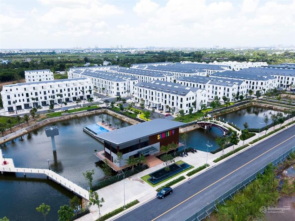 Cc bán nhà phố  biệt thự 2 mặt tiền simcity, dòng tiền 20tr/tháng, có hỗ trợ tài chính