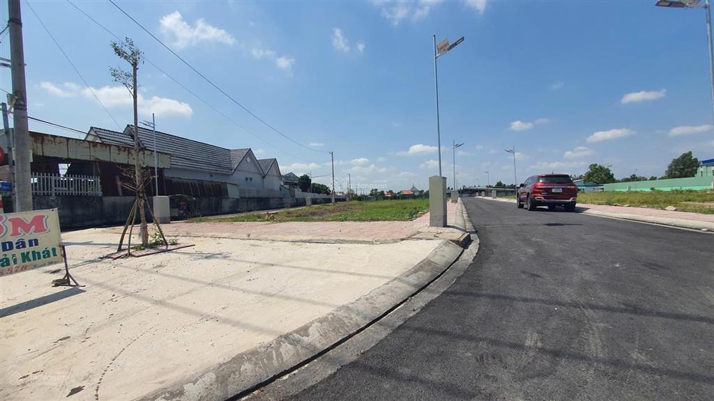 Đất nền 2 mặt tiền bình chánhhàng cđtcách chợ bình chánh 5p  kết nối nhanh ql1a shr công chứng