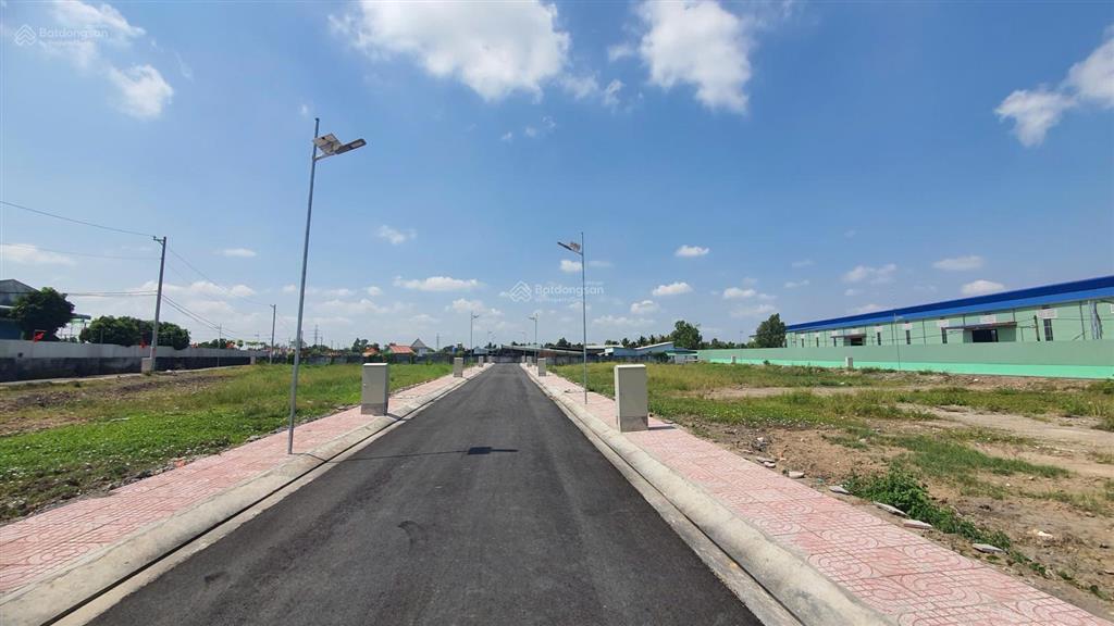 Đất nền 2 mặt tiền bình chánhhàng cđtcách chợ bình chánh 5p  kết nối nhanh ql1a shr công chứng