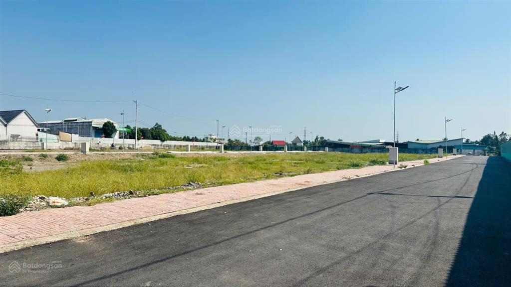 Bán đất vòng xoay chợ bình chánh shr lộ giới 14m hỗ trợ vay bank 5x16 xây dựng tự do 0817 066 ***