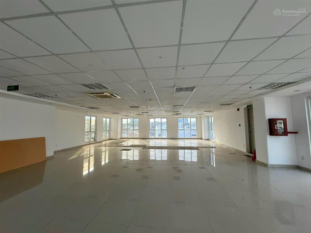 Cho thuê tòa nhà mới xây 19 nguyễn gia trí phường 25 quận bình thạnh