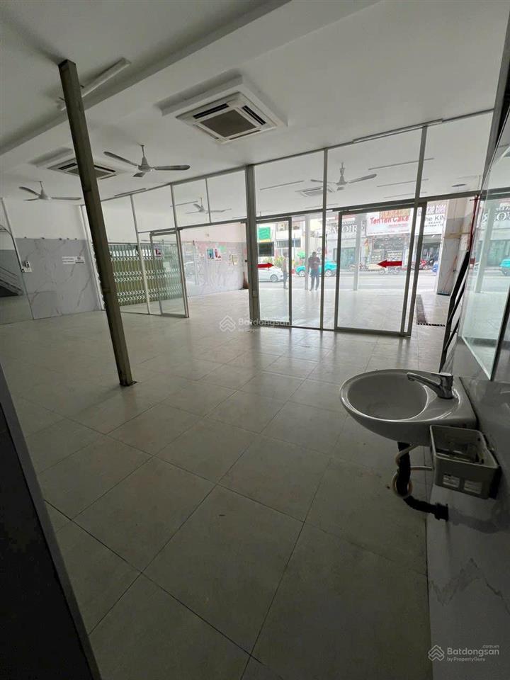 Cho thuê góc 2 mặt tiền 244 phan đình phùng p2 quận phú nhuận