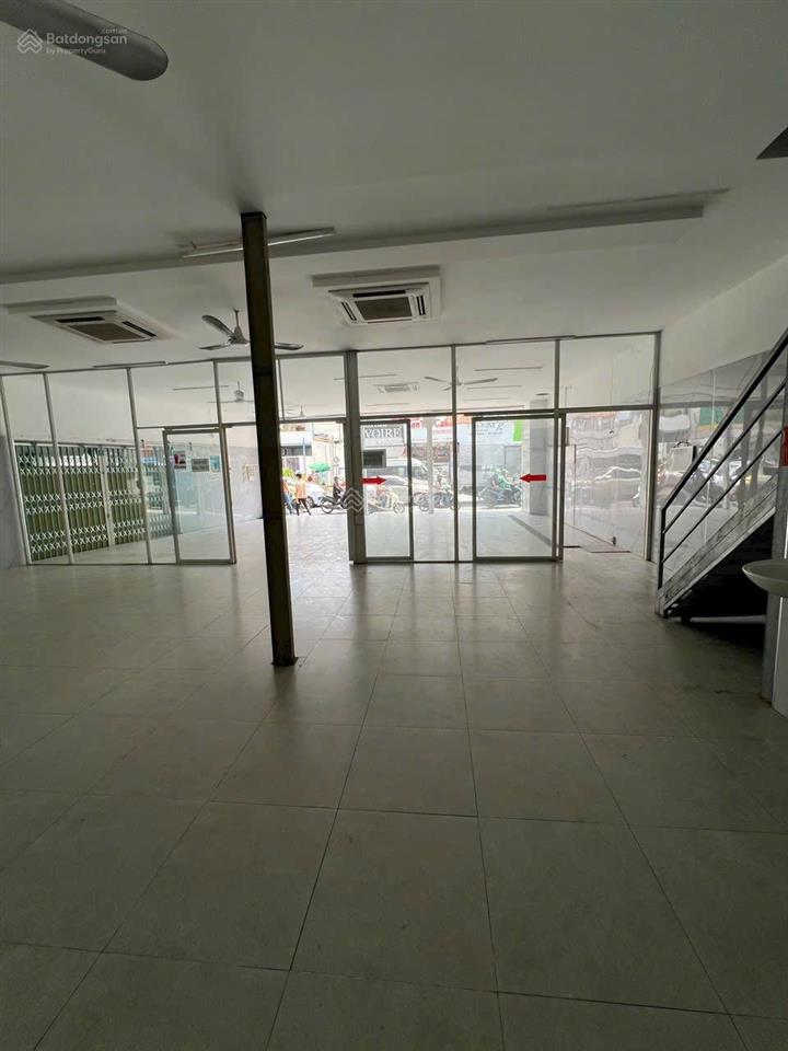 Cho thuê góc 2 mặt tiền 244 phan đình phùng p2 quận phú nhuận