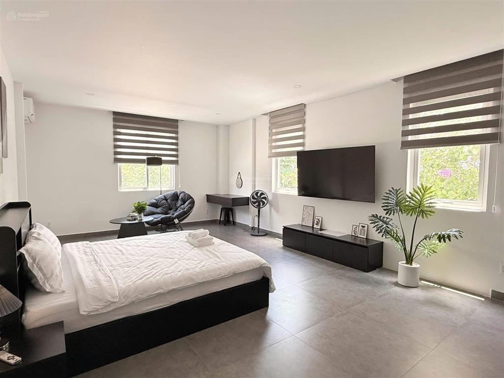 Villa đẹp, sang trọng cho thuê quận 2