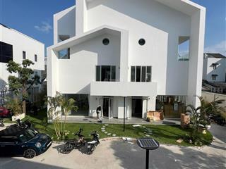 Villa đẹp sang trọng cho thuê quận 2